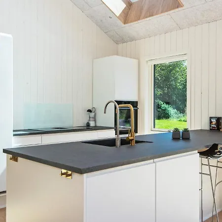 10 Person Holiday Home In Glesborg-By Traum