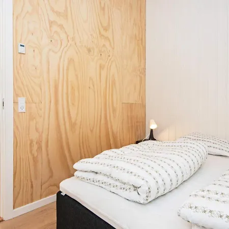 10 Person Holiday Home In Glesborg-By Traum