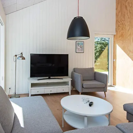 10 Person Holiday Home In Glesborg-By Traum *